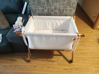 Cuna de bebé de madera
minicuna 
