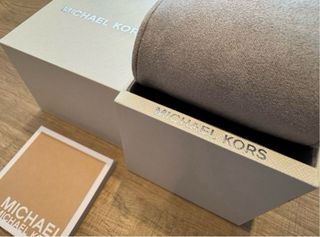 Caja Michael Kors