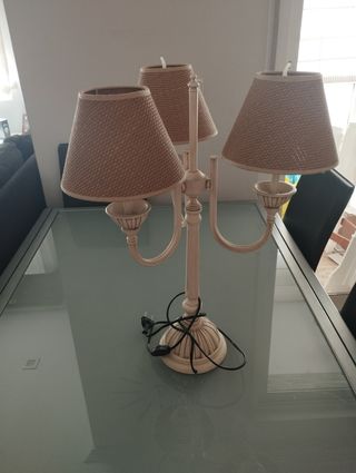 Lámpara de mesa triple