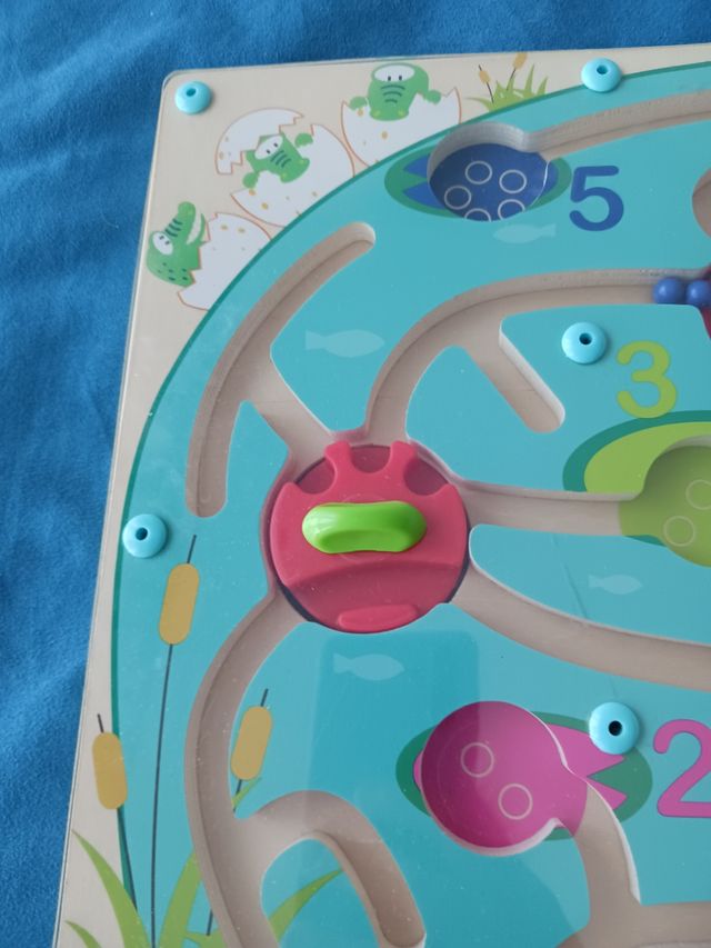 Tablero de motricidad fina infantil