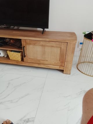 Mueble TV roble maciza
