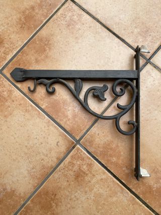 2 Soportes de pared para macetas de metal