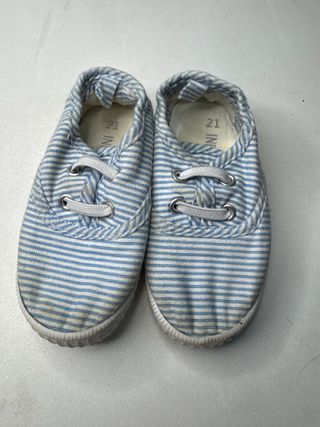 Zapatillas lona rayas azul y blancas