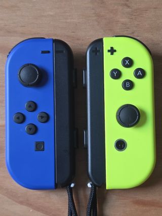 Joycons Nintendo Switch Originales Azul y amarillo