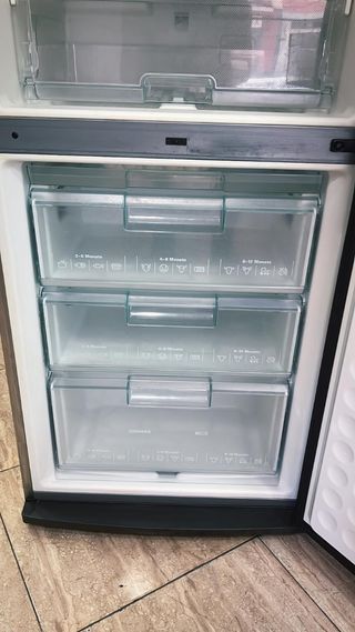 Nevera combi marca   Siemens no frost clase A+ 