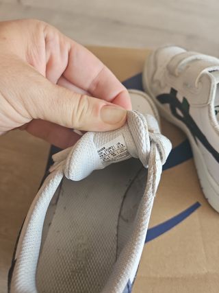 Deportivas niño ASICS talla 31.5