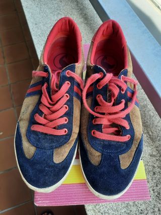 Zapatillas chico azul y marrón