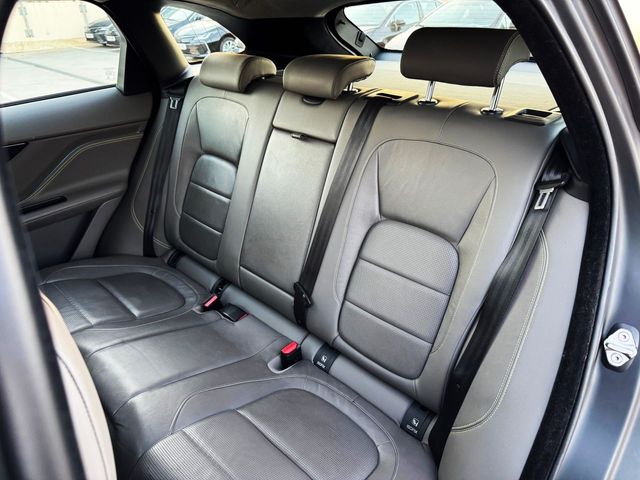 Jaguar F-Pace 2.0L i4D AWD AUTOMÁTICO 180cv RSPORT con TECHO PANORÁMICO...