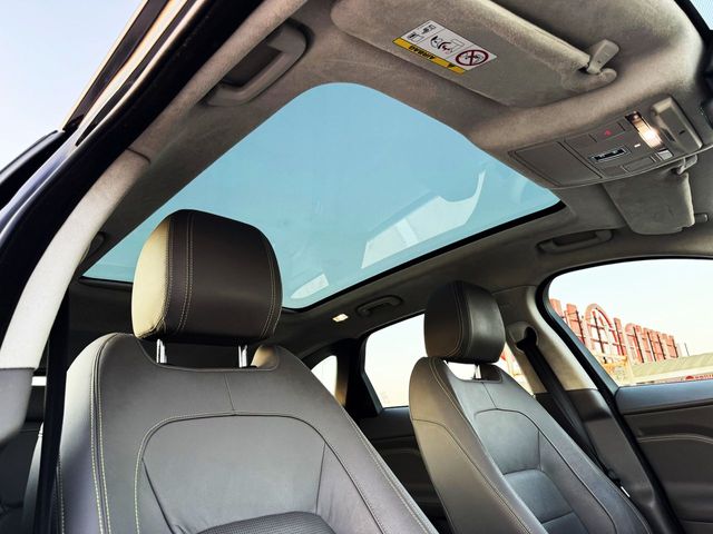 Jaguar F-Pace 2.0L i4D AWD AUTOMÁTICO 180cv RSPORT con TECHO PANORÁMICO...