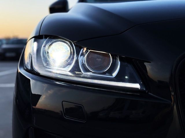 Jaguar F-Pace 2.0L i4D AWD AUTOMÁTICO 180cv RSPORT con TECHO PANORÁMICO...