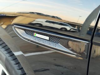 Jaguar F-Pace 2.0L i4D AWD AUTOMÁTICO 180cv RSPORT con TECHO PANORÁMICO... 