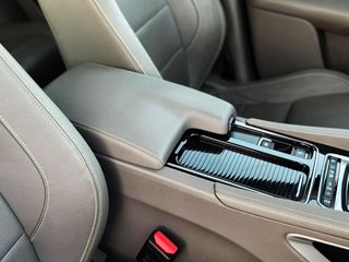 Jaguar F-Pace 2.0L i4D AWD AUTOMÁTICO 180cv RSPORT con TECHO PANORÁMICO... 