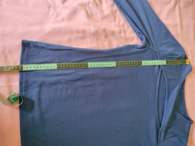 Camiseta manga larga con escote delantero