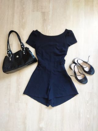 Mono corto negro espalda cruzada Talla S