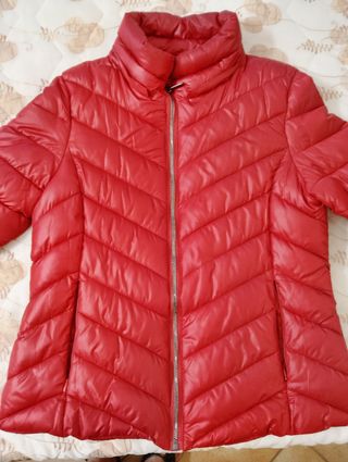 Piumino donna con cappuccio rimovibile