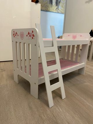 Letto a castello giocattolo per bambole