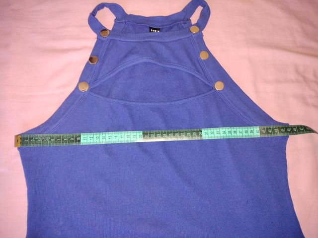 Camiseta SHEIN tirantes escote delantero