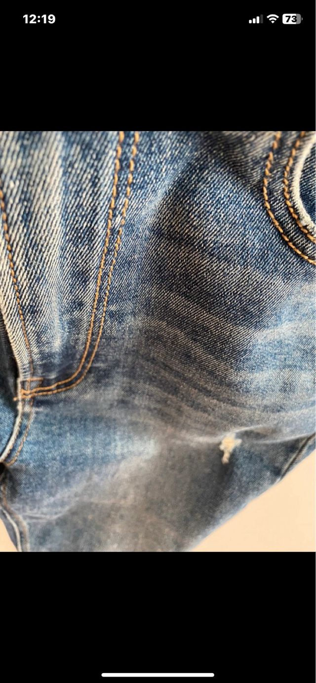 Jeans Stradivarius azules rotos