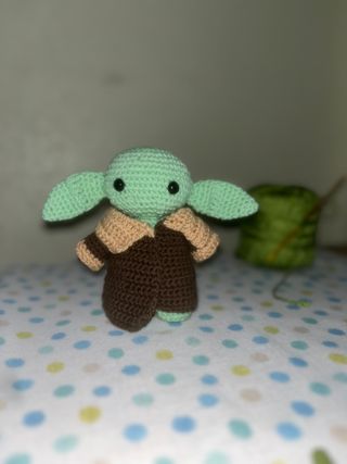 Mini Yoda Amigurumi hecho a mano – Star Wars único