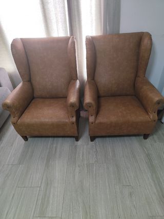 2 Sillones tapizados marrón 
