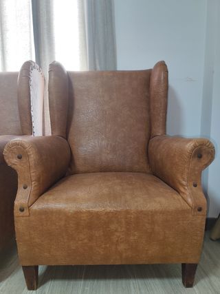 2 Sillones tapizados marrón 
