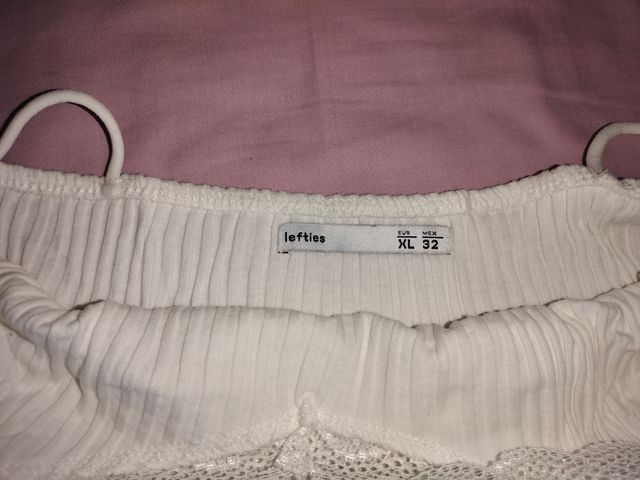Top Lefties blanco con encaje