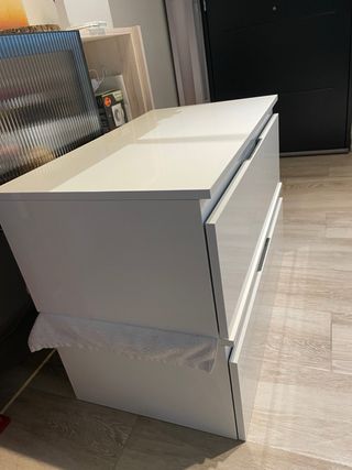 Mobili con cassettiera bianca