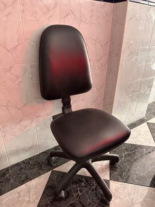 Silla de escritorio con ruedas
