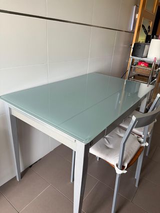 Mesa de cocina cristal y metal