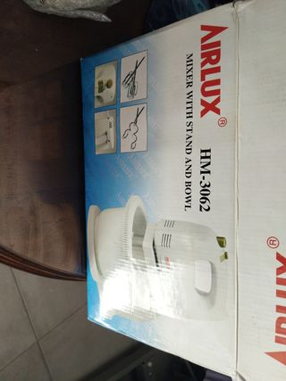 Batidora con soporte y recipiente