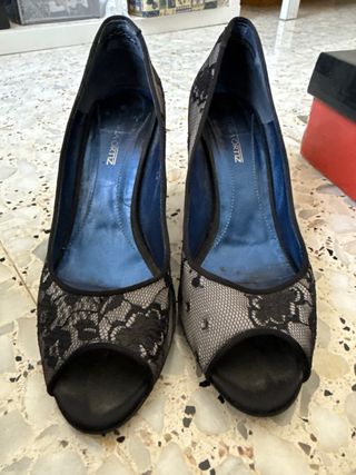 Zapatos de tacón abiertos negros y grises talla 38