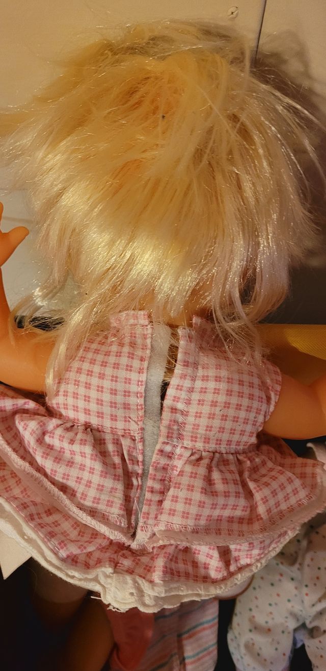 Lote de Muñecas y Cuna Miyo