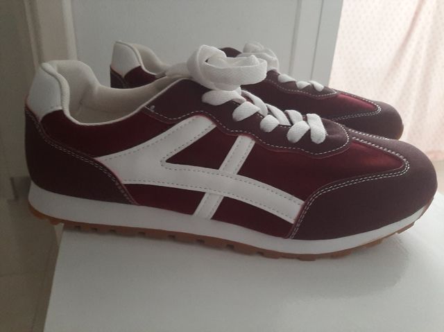 Playeras Burdeos y Blancas