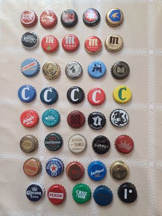 40 vasi da birra assortiti.