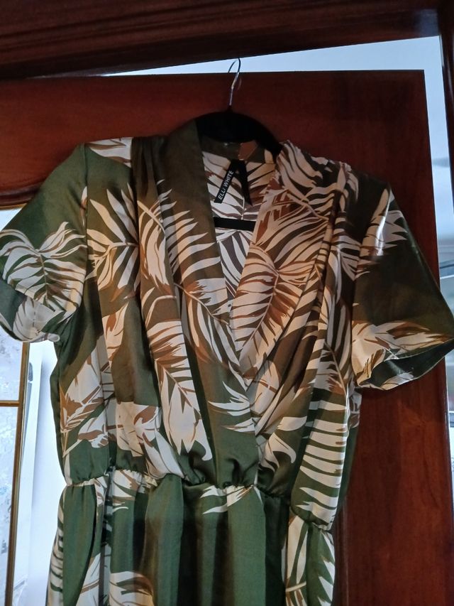 Vestido largo estampado hojas