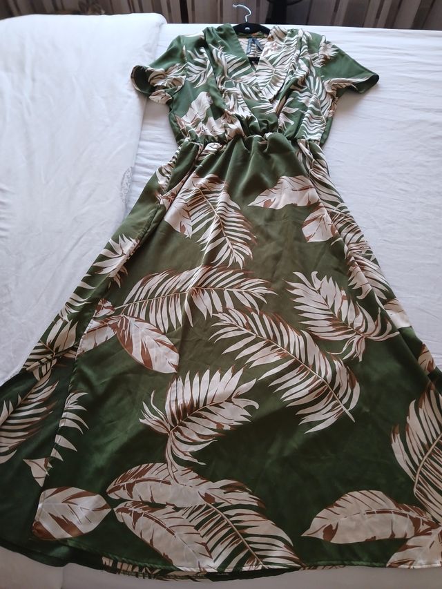 Vestido largo estampado hojas