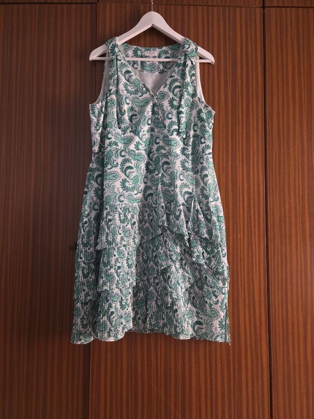 Vestido verde e branco para eventos