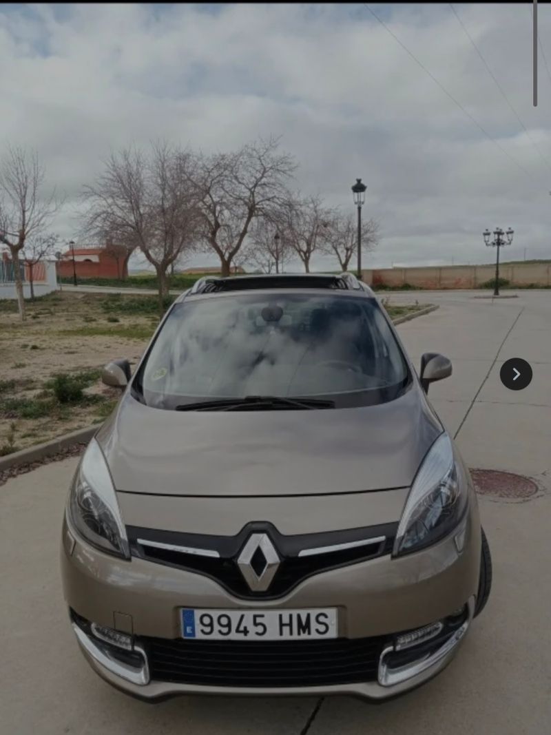 Renault Grand Scenic 2012 - foto 1
