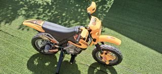 SE VENDE MOTO ELÉCTRICA PARA NIÑOS EN PERFECTO EST