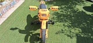 SE VENDE MOTO ELÉCTRICA PARA NIÑOS EN PERFECTO EST