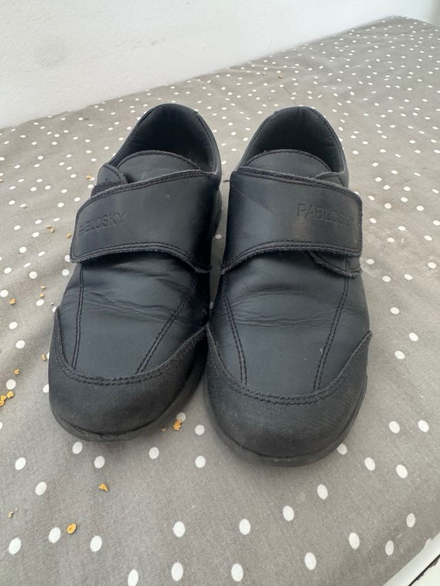 Colegiales niño Pablosky negros talla 34