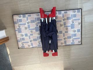 Cuna de viaje plegable azul con osito
