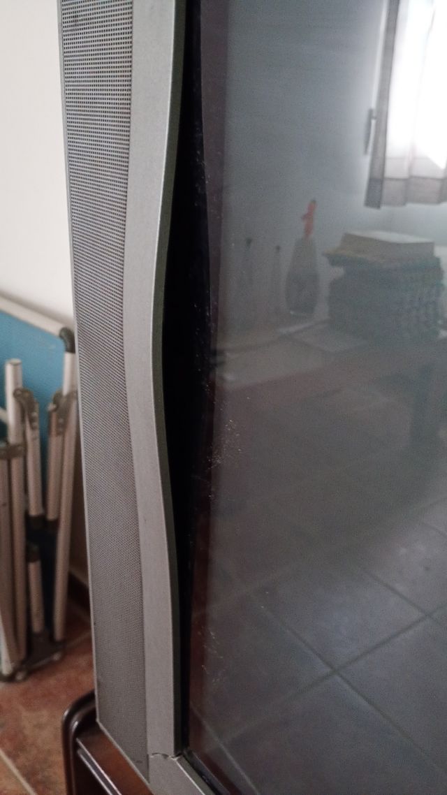 TV Sony Trinitron Gris