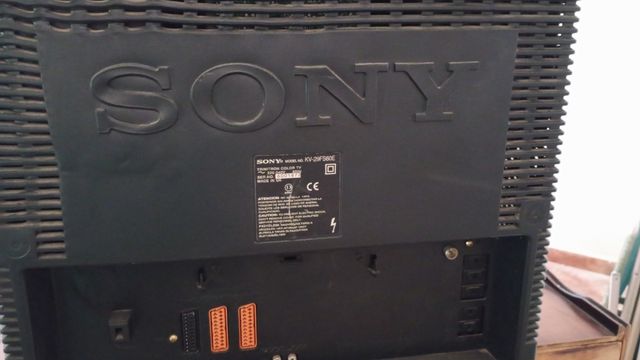 TV Sony Trinitron Gris