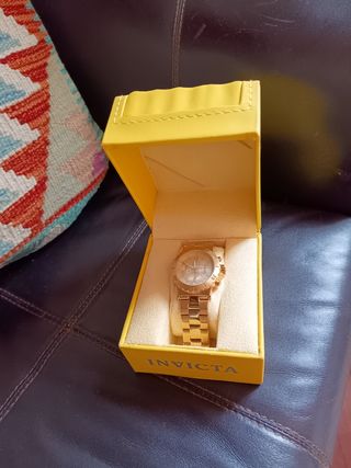 Reloj Invicta Dorado Cronógrafo Unisex