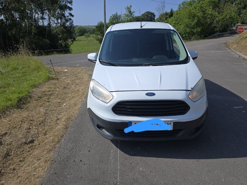 Ford Transit Courier 2014 - foto 1