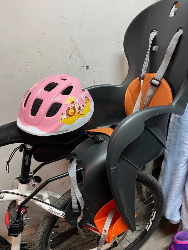 Silla para bicicleta infantil y casco