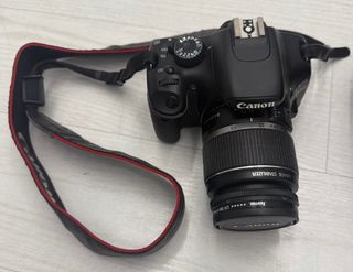 Canon EOS 550D Cámara Reflex Negra