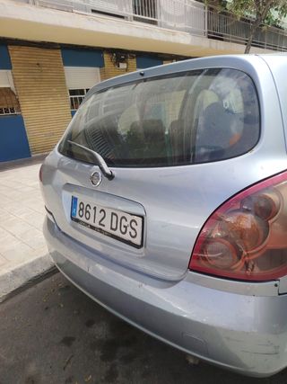 Nissan Almera 2004