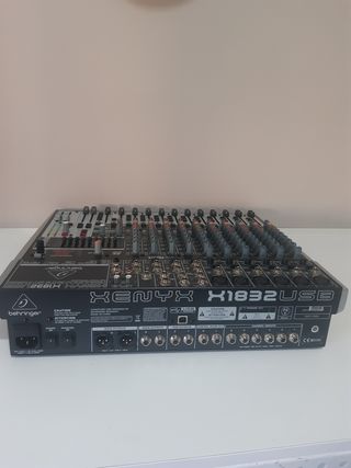 Xenyx X1832 USB Behringer mesa de Mezclas